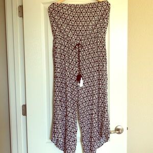 Strapless cropped jumpsuit.